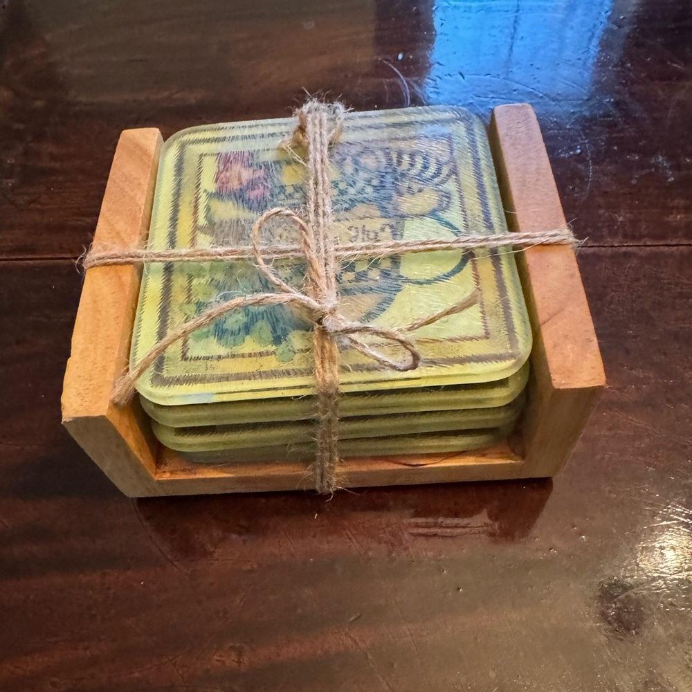 Pimpernel Wooden Coaster Set with Yellow and Blue Design